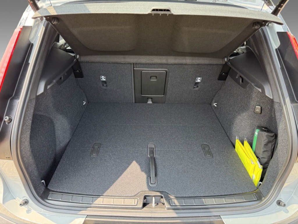 Volvo XC40 B3 Plus Black Edition+Pilot+7.500?-Vorteil