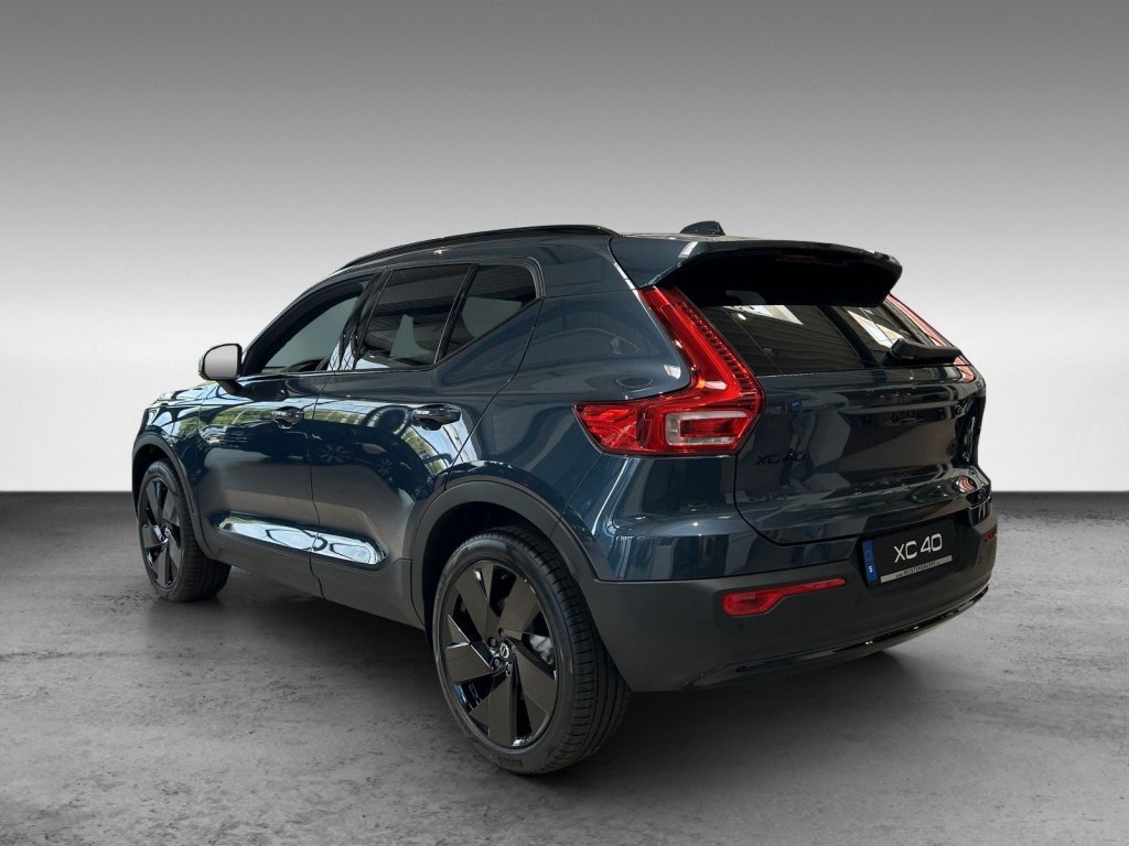 Volvo XC40 B4 Plus Black Edition+FS-Heizung+Licht-Paket+HK