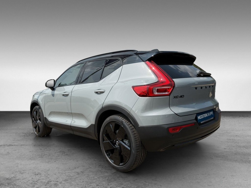 Volvo XC40 B4 Plus Black Edition+10.700€ Preisvorteil+FS-Heizung+ACC+HK+BLIS