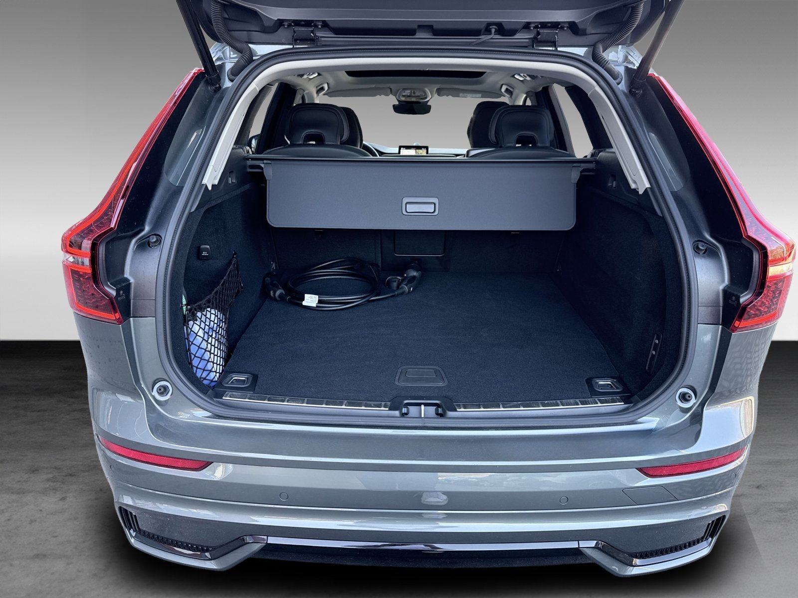 Volvo XC60 T8 Ultra Dark+Premium-Paket+Luftfahrwerk+B&W+Massage