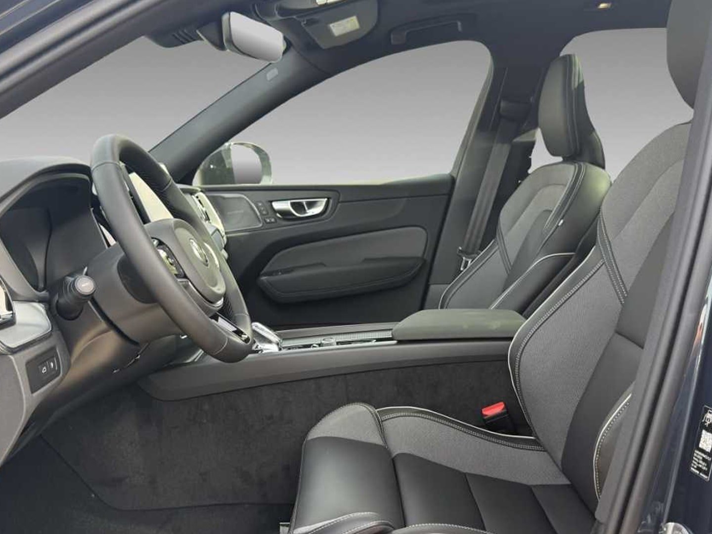 Volvo XC60 T8 Plus Black Edition+Licht-Paket+Keyless+Winter-Paket