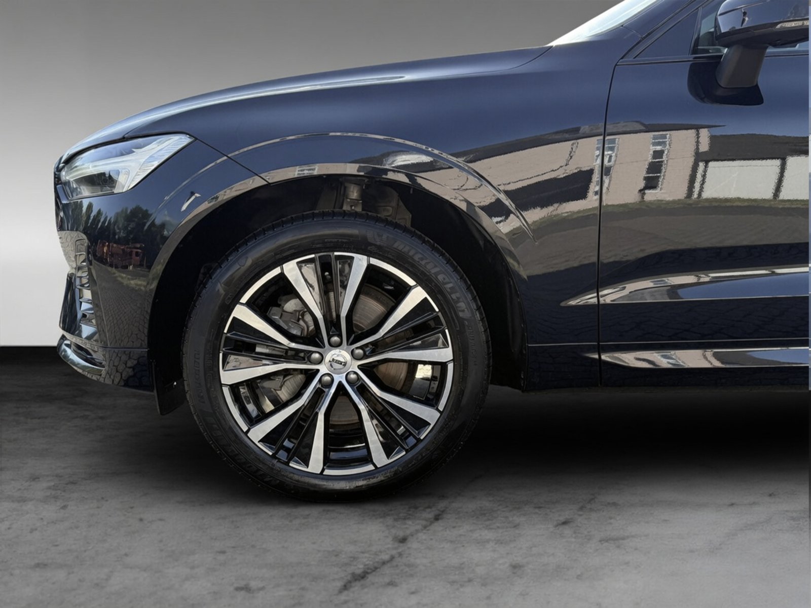 Volvo XC60 B4 D Plus Dark+AHK+Keyless+HK