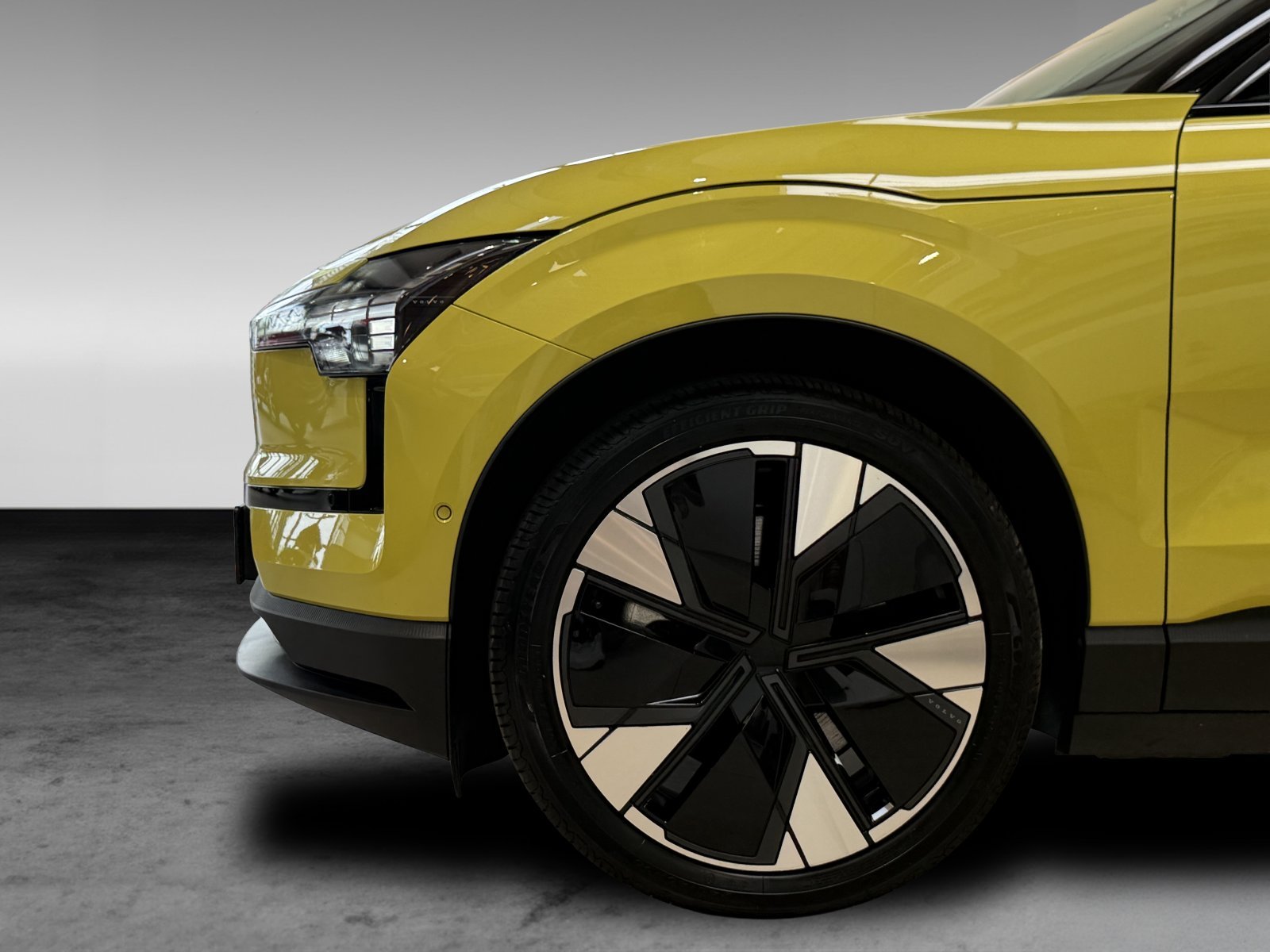 Volvo EX30 Twin Performance AWD Ultra+360°+HK+Winterpaket