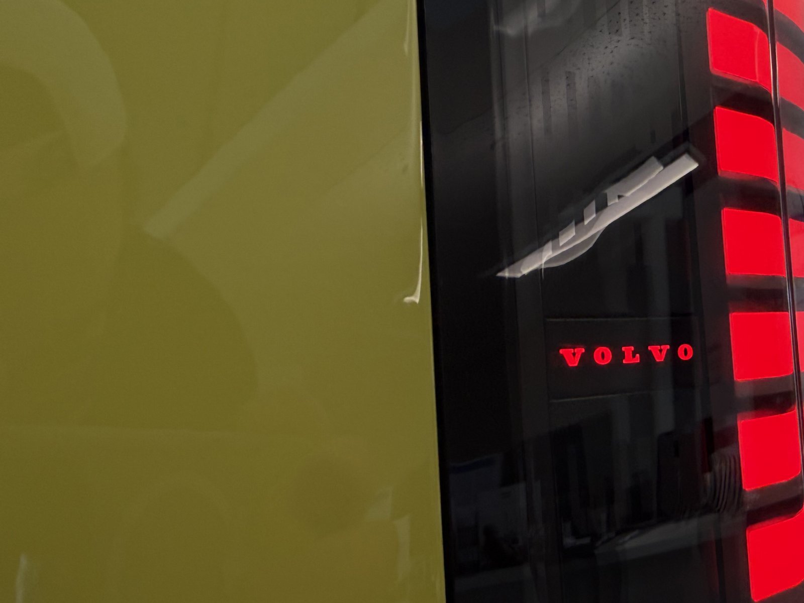 Volvo EX30 Twin Performance AWD Ultra+360°+HK+Winterpaket