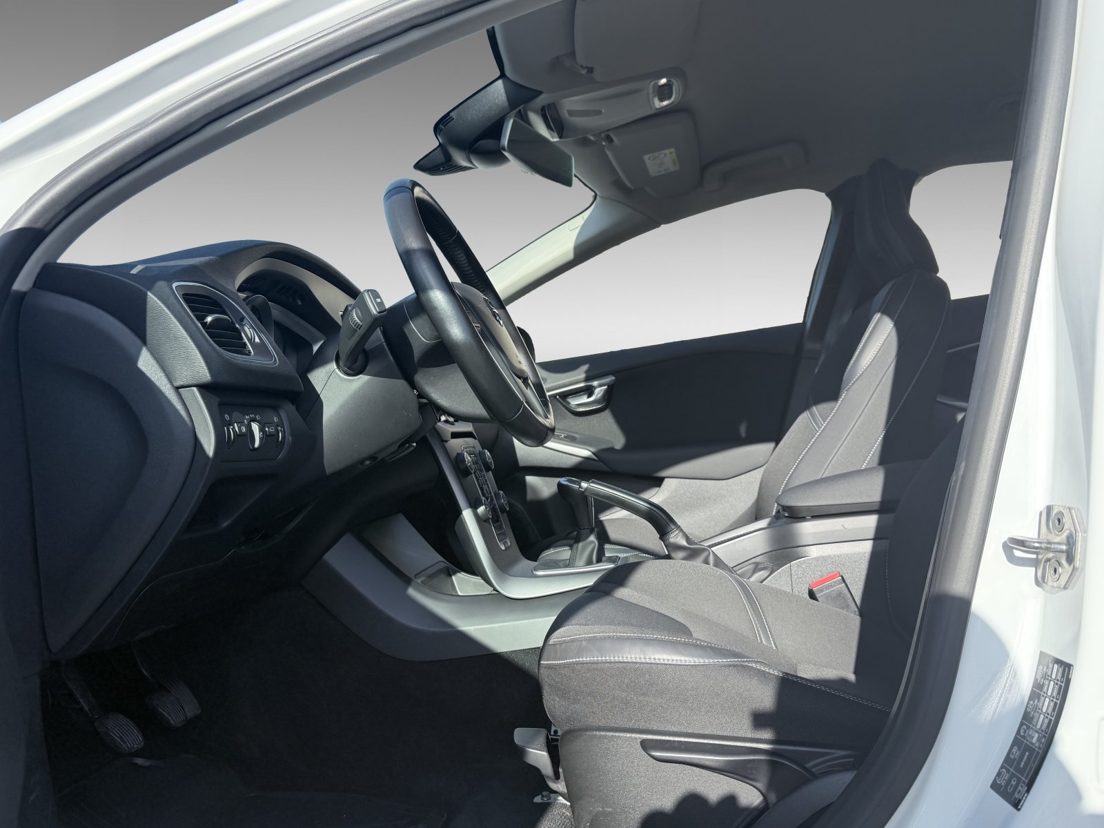 Volvo V40 D2 Kinetic+Business-Paket+Klima-Komfortpaket