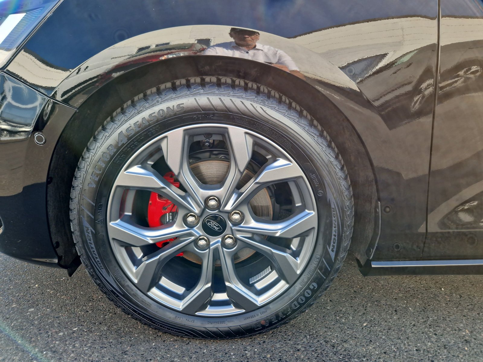 Ford Focus ST-Line X Turnier 1.5l TDci 85KW(115PS) Automatik-Getriebe, Panoramadach, el. Heckklappe, Navi+B&O, Head-Up, Sportsitze
