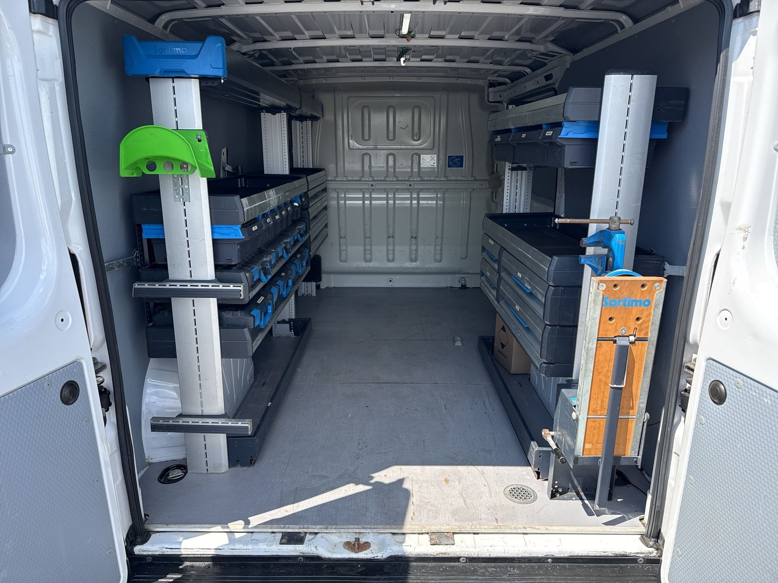 Fiat Ducato 33 140 Multijet L2H1 2.2l TDci 103KW(140PS) Klima, Sortimo Regalausbau, AHK, Parkhilfe hinten