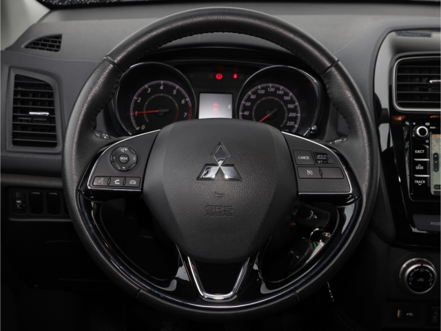 Mitsubishi ASX Intro Edition 2WD 5-Gang Kamera LED